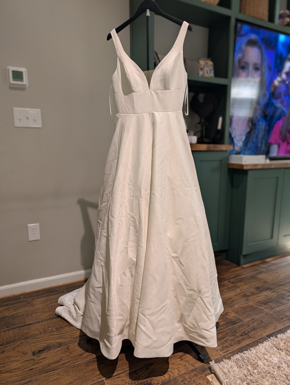 Justin Alexander Freeland Simple Elegant White A-Line Wedding Gown